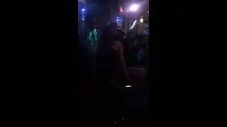Пьяная деваха!!! 