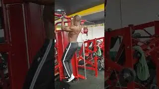 Join me on day 2/30 of 100 Pullups a Day #fitnesschallenge #strengthtraining #calisthenics