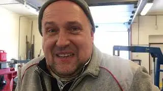 Мотор хочет выйти из помещения.