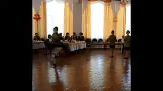 Раскудрявый клён зелёный, лист резной...