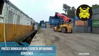 [EDISI NGINTIP] BONGKAR MUAT KERETA BARANG STASIUN CIBUNGUR.