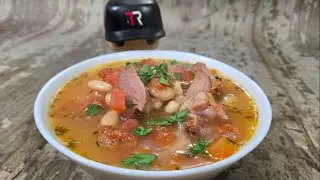 Don't Miss Out on This Easy White Bean and Ham Soup Recipe!