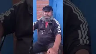 Яша 38 лет живет на улице, у него нет гражданства и никто ему не смог помочь😞