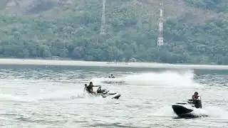 Bermain Jetski di danau Singkarak Sumbar