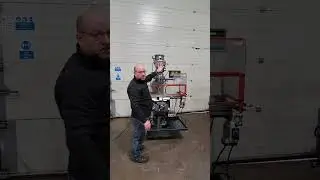 Bridgeport belt drive milling machine