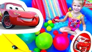 ✿ Бассейн с сюрпризами ТАЧКИ, шарики и 3D Яйцо игрушки Pool surprises ball CARS eggs