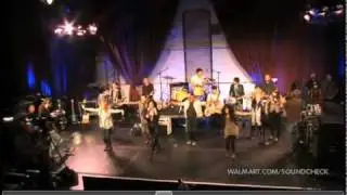 Jonas Brothers and Demi Lovato - Cant Back Down Live - Walmart Soundcheck