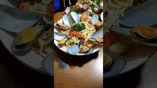 The simple and fresh flavors of Spaghetti with mussels #pastarecipe
