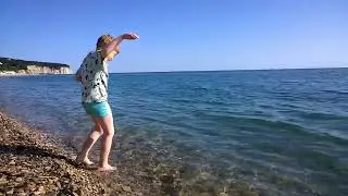 По берегу чёрного моря.