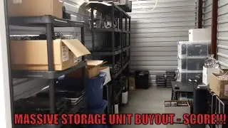 MASSIVE STORAGE UNIT BUYOUT (SCORE!!!)