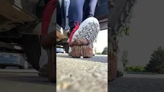 Muffin crush in the parking lot | ASMR & CRUSHING