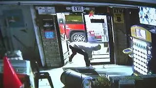 WATCH: Suspects use chains in attempt to steal ATM from Chicago store