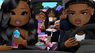 MOVING INTO OUR NEW HOUSE!*GHETTO NEIGHBOR?!*|Bloxburg Family Roleplay