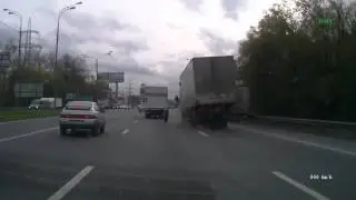 Колесо покатилось как торпеда на встречку