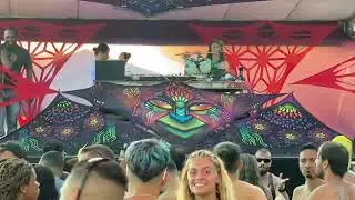 Live in Brazil - “New Beginnings” by Spinney Lainey & A Robot Comes to Her