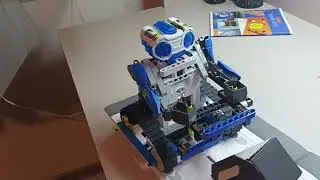 lego robot 🤖🤖