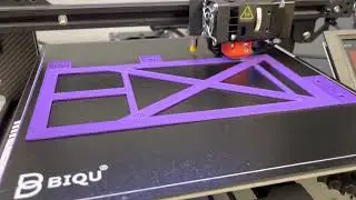 Biqu BX Printing an Enclosure Power Supply bracket. Switches from base layer to infill.