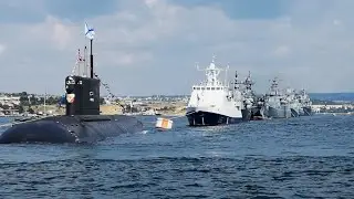 ВМФ россии, военные корабли стоят в ряд, смотреть корабль, большие корабли, подлодки россии