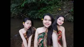 GADIS-GADIS DAYAK Mandi di Sungai Kalimantan🌸🍃