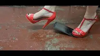 Crush Fetish Tablet Trample Walkover 