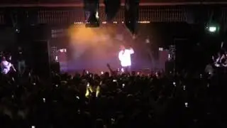 Crowd Screaming FATNEEK at KSI Concert