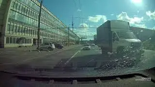 ГАЗон чуть не въехал