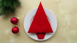 Servietten falten Weihnachten: Tannenbaum. Einfache Tanne aus Servietten falten als Weihnachtsdeko 🎄