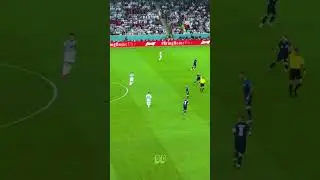 3 Defenders are not ENOUGH for Leo Messi 😲😲😲