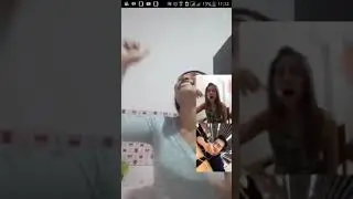 Main tebak tebakan yang cewe kalah suruh telanjang. Akhirnya buka beneran