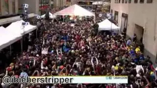 The Today Show: Justin Bieber - The Christmas Song ft. Usher