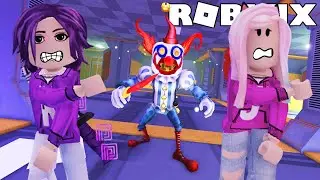 CAN WE SURVIVE THE KILLER ON ROBLOX?! 🔪