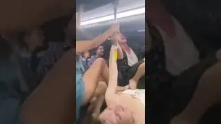 Pole Dance💃 in IETT Bus in Istanbul 🇹🇷 #poledance #dancing #publicbus #istanbul #türkiye #shorts