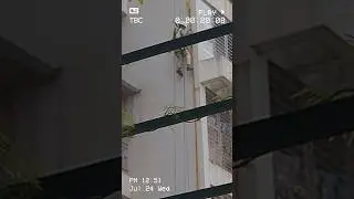 Difficult stunt by Mahanagar Gas employee #indian #manvswildinhindi #mumbai #maharashtra #gas