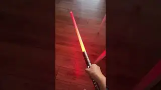 Probando sable de luz #babyyoda #starwars #lightsaber