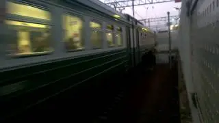 ЭД4М отъезжает от станции Реутово