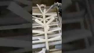 Ледогенератор живёт своей жизнью 🤷‍♂️