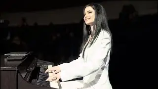 Simply The Best Billie Jean (live at stadium)