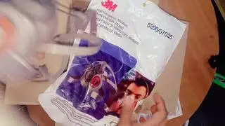 3M medium half facepiece and organic vapour acid gas cartridge for resin