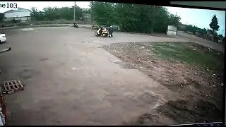 Никогда так не делайте, не поворачивайте резко с поднятой стрелой