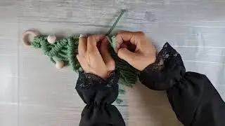 DIY macrame Christmas tree ornaments for beginners