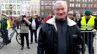 Strasbourg: gilets jaunes place Kléber malgré l'interdiction