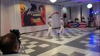 Show Maschile con Rumba, Afro, Salsa e elementi di popolar Cubano  