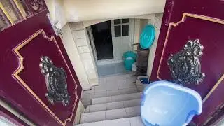 У нас в гостях тетя, Приготовили кутабы с мамой )наконец-то добралась до лестниц- помыла)