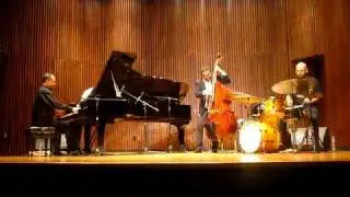 Eugenio Toussaint Trio - Sauv-Blanc (Tui)