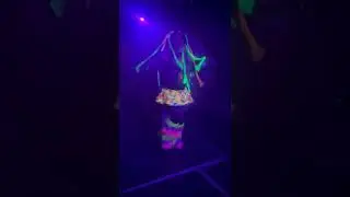 A little dance video show at L-Ektrod Paris with  @DJNIBI set 🥰 Thanks to Marilyn for this video🖤