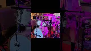 Drumming along my favourite yellowjackets track