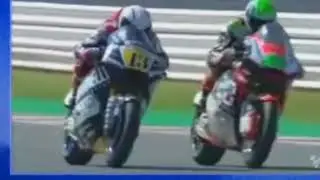 Il gesto di Romano Fenati a Misano contro Stefano Manzi