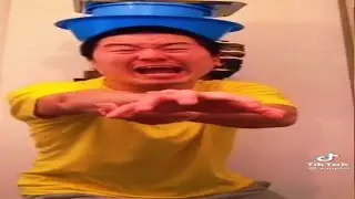 Я хасбик ты моя клубника-тик ток юмор 😂😂😂.