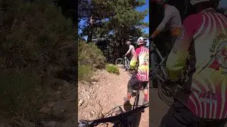 Cuando empiezas una bajada TODO MAL 😂