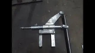 Самодельный долбежник пазов на токарный станок для шпон пазов.